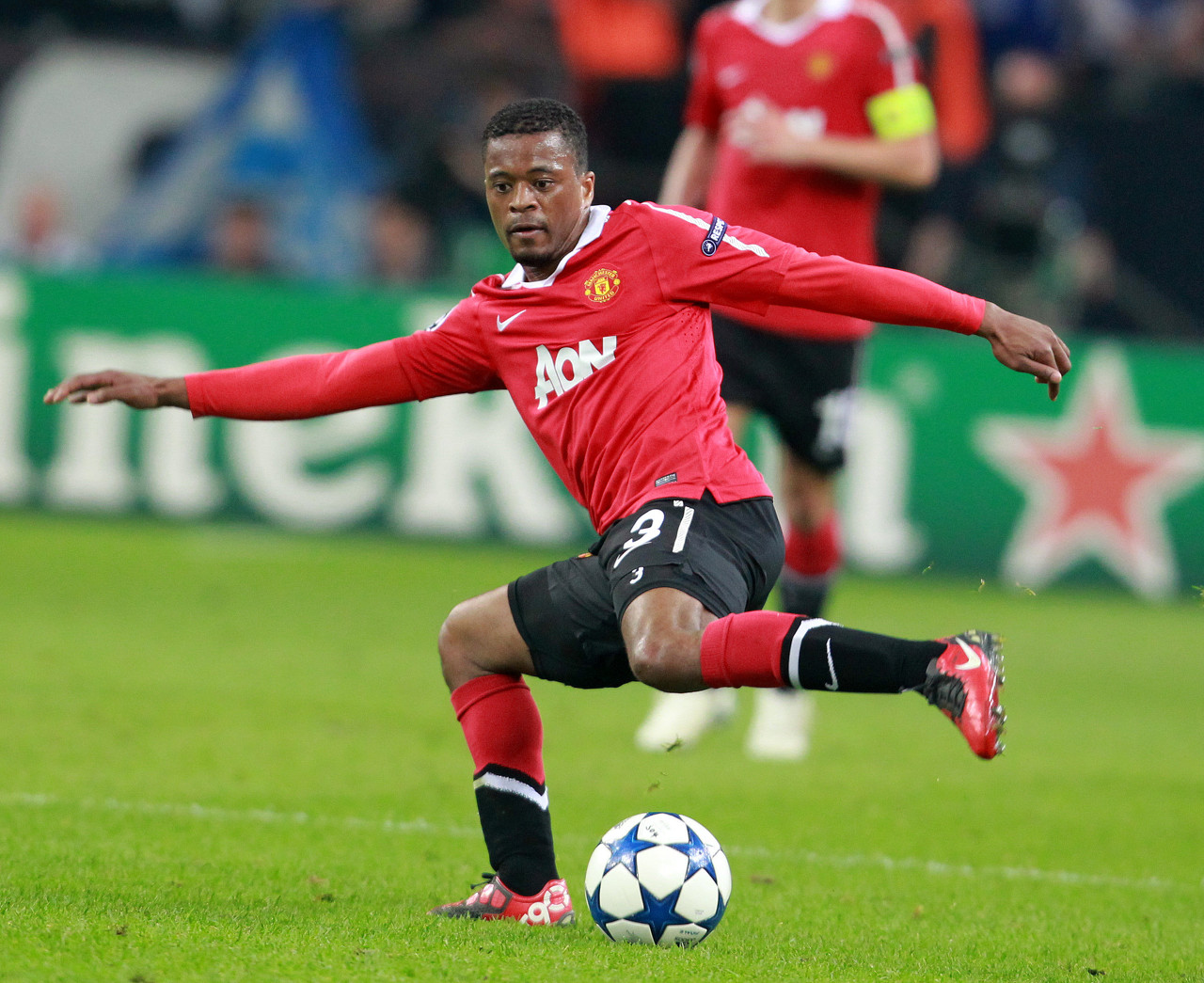 防線屢屢出 防線屢屢出